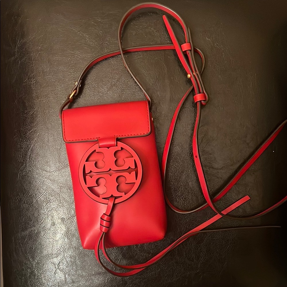 Tory Burch
Leather Crossbody Bag